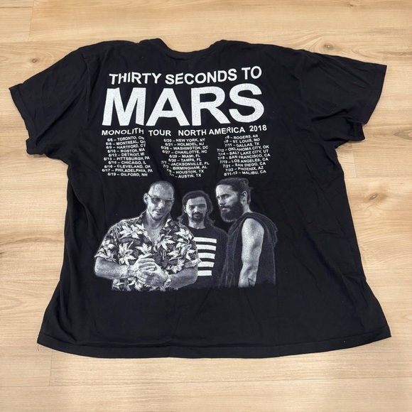 Men’s black large Tshirt 30 seconds to Mars 2018 Monolith Tour memorabilia - Picture 2 of 7